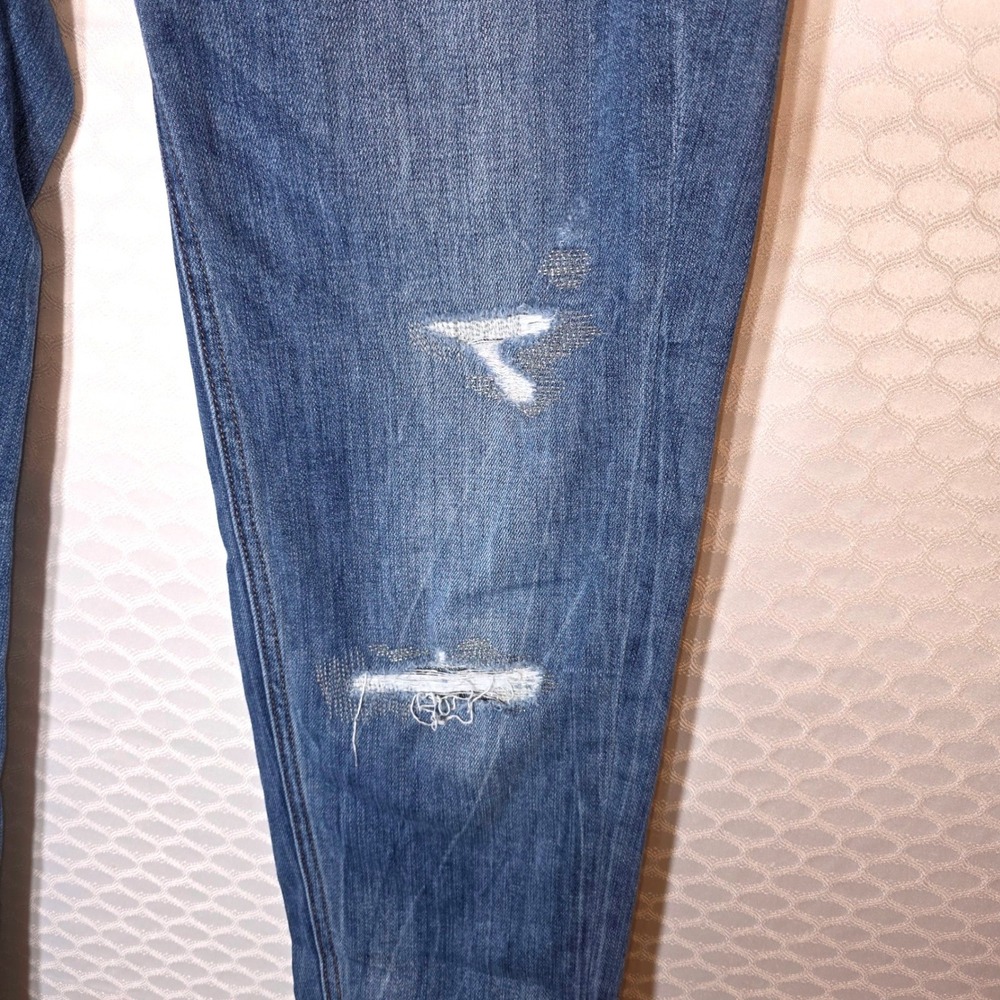 White House Black Market The Girlfriend Distressed Metallic Accent Jeans Size 4